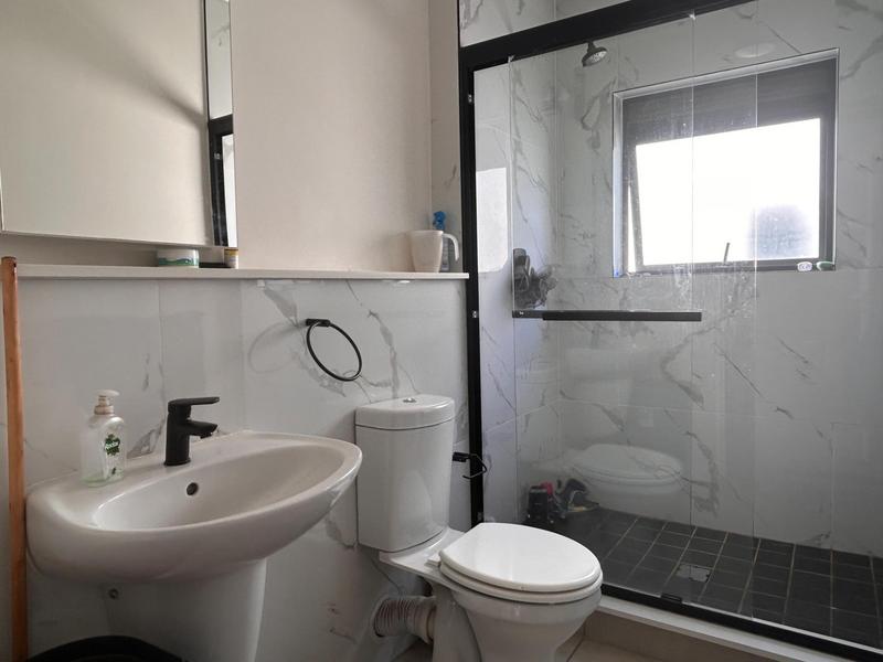 To Let 1 Bedroom Property for Rent in Sandown Western Cape